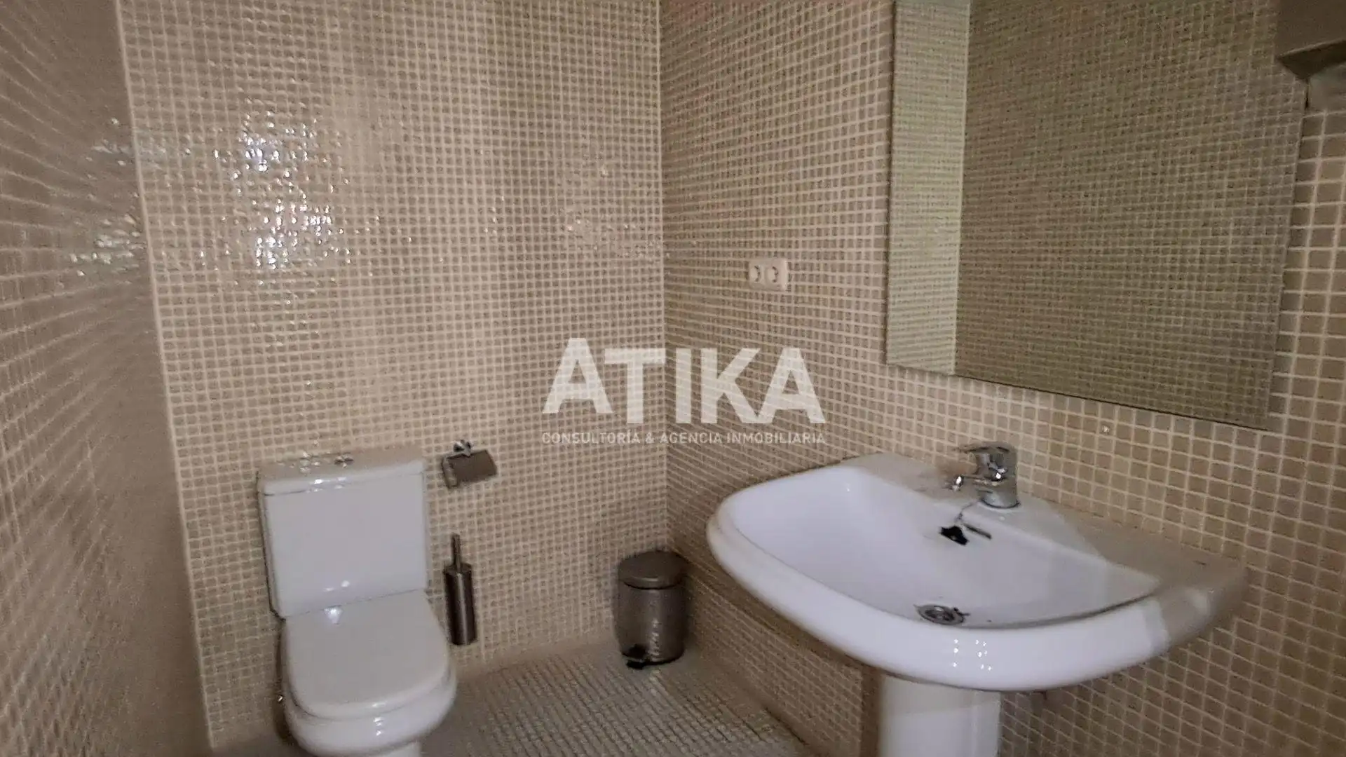 Business premises to rent in Sant Josep - Zona Hospital, imagen 8