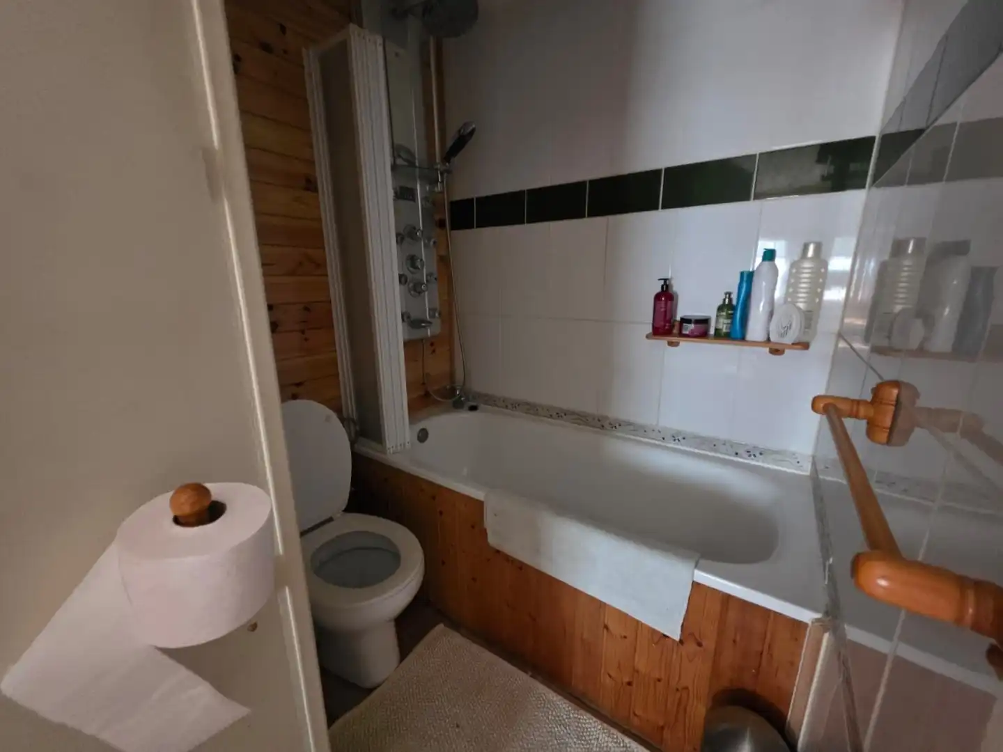 Badezimmer von Country house zum Verkauf in Guaro