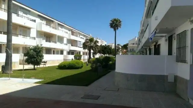 Vista exterior de Planta baixa en venda en Chiclana de la Frontera amb Terrassa, Traster i Moblat