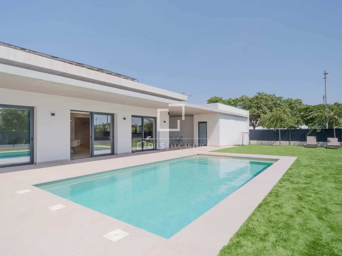 Piscina de Casa o xalet en venda en Burriana / Borriana amb Aire condicionat, Jardí privat i Traster