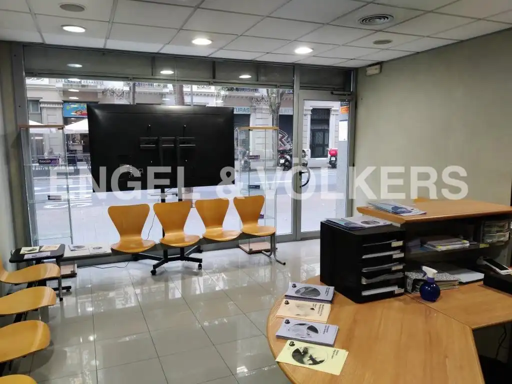 Local comercial en venta en Eixample, imagen 2