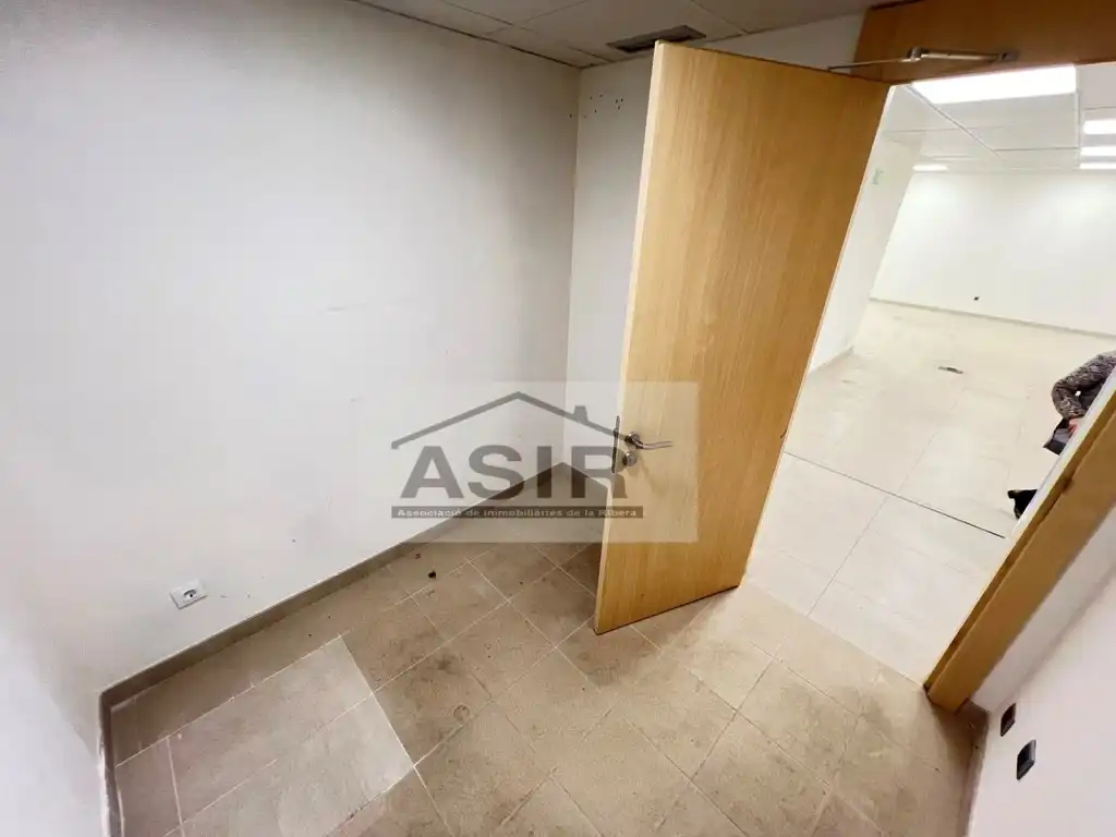 Business premises for sale in Josep Melcior Gomeis, imagen 39