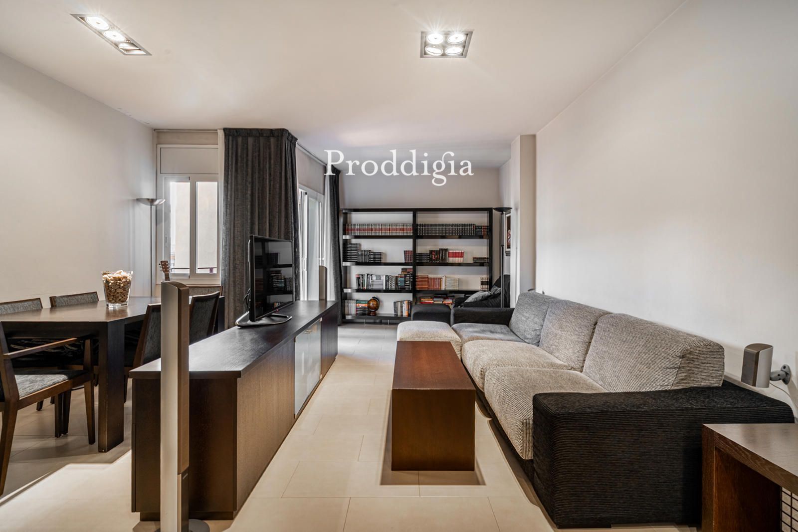 Living room of Flat for sale in  Barcelona Capital  with Heating, Terrace and Swimming Pool