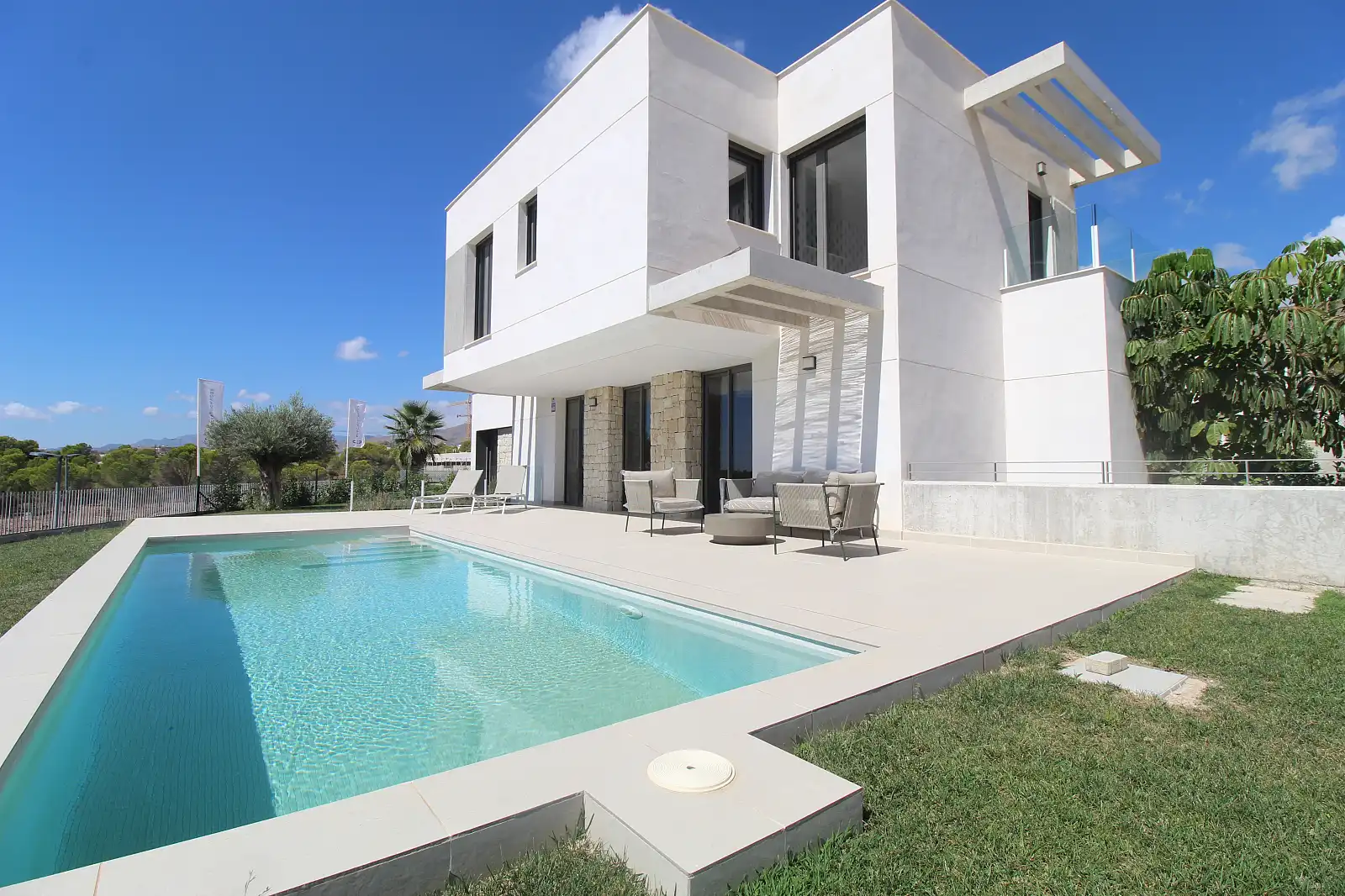 Casa amb terrassa en venda a Golf Bahía, imagen 2