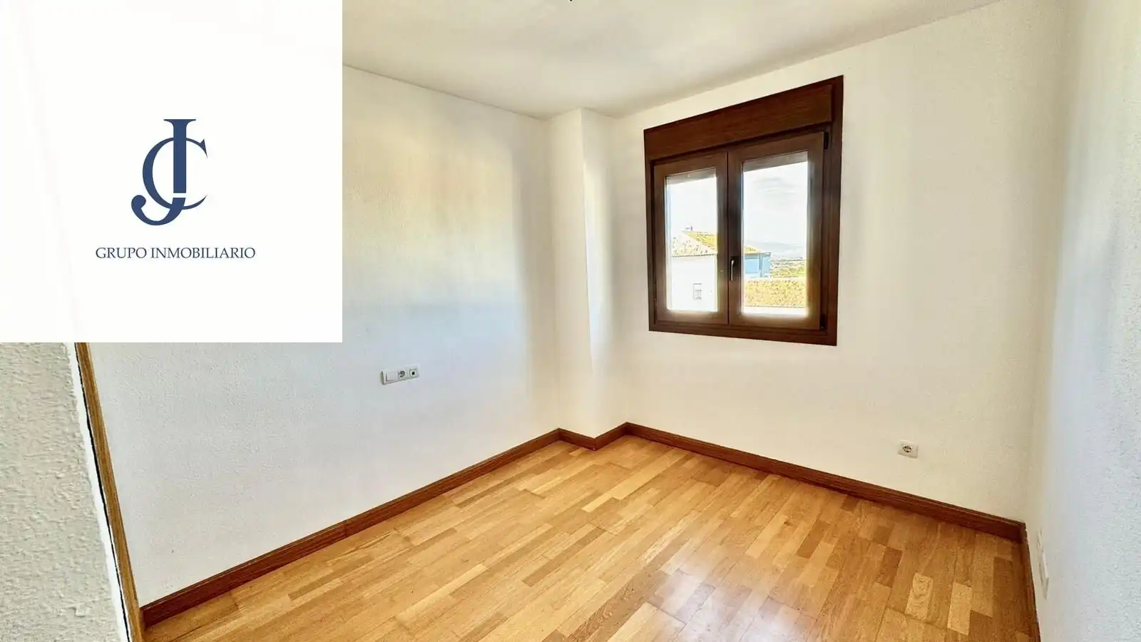 Casa aparellada en venda a UR6 15, imagen 22