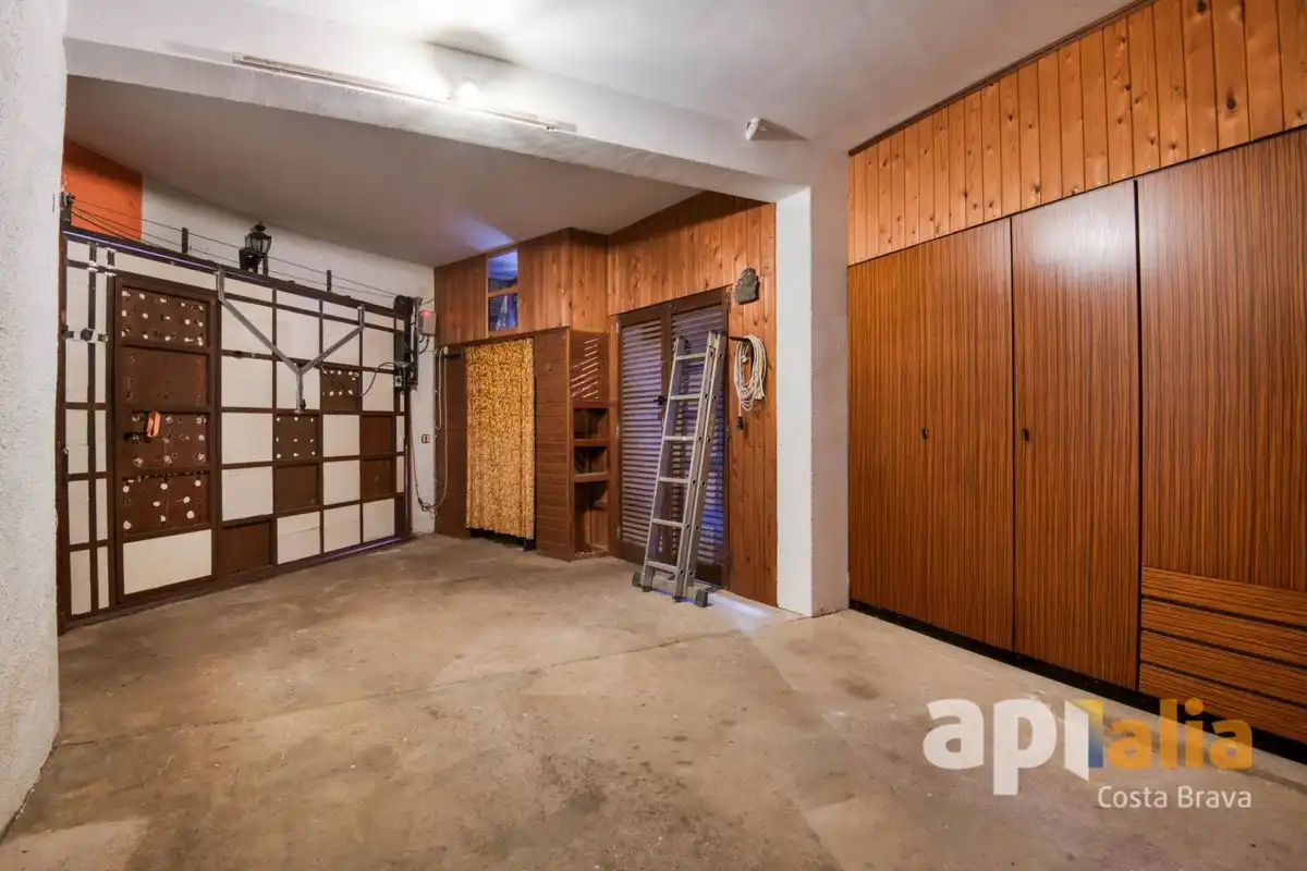 Chalet con piscina en venta en Carrer Basilea, imagen 8