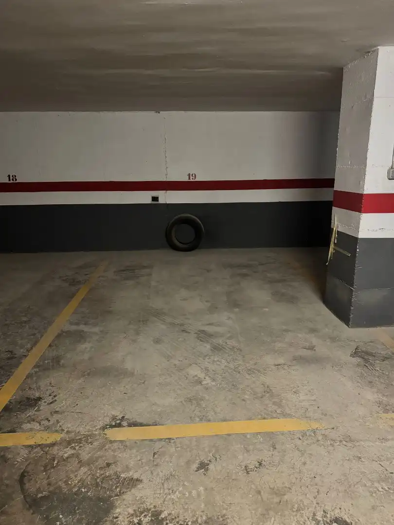 Parking de Piso de alquiler en Valencia con Aire acondicionado, Calefacción y Parquet