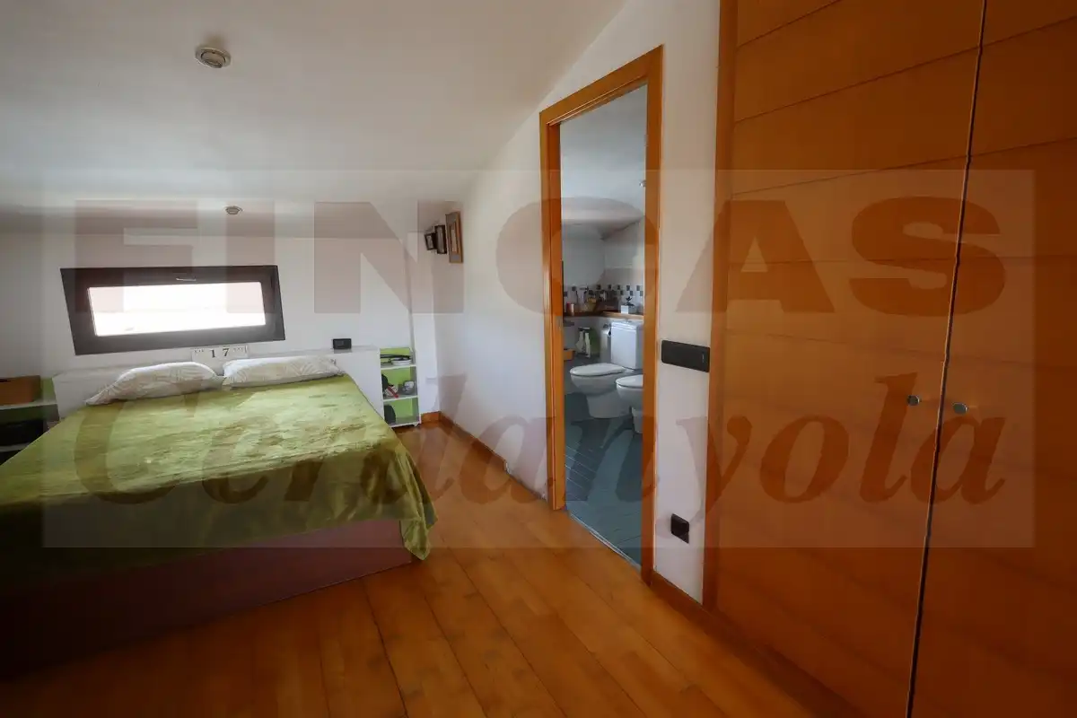 Dormitori de Casa adosada en venda en Cerdanyola del Vallès amb Aire condicionat, Calefacció i Terrassa
