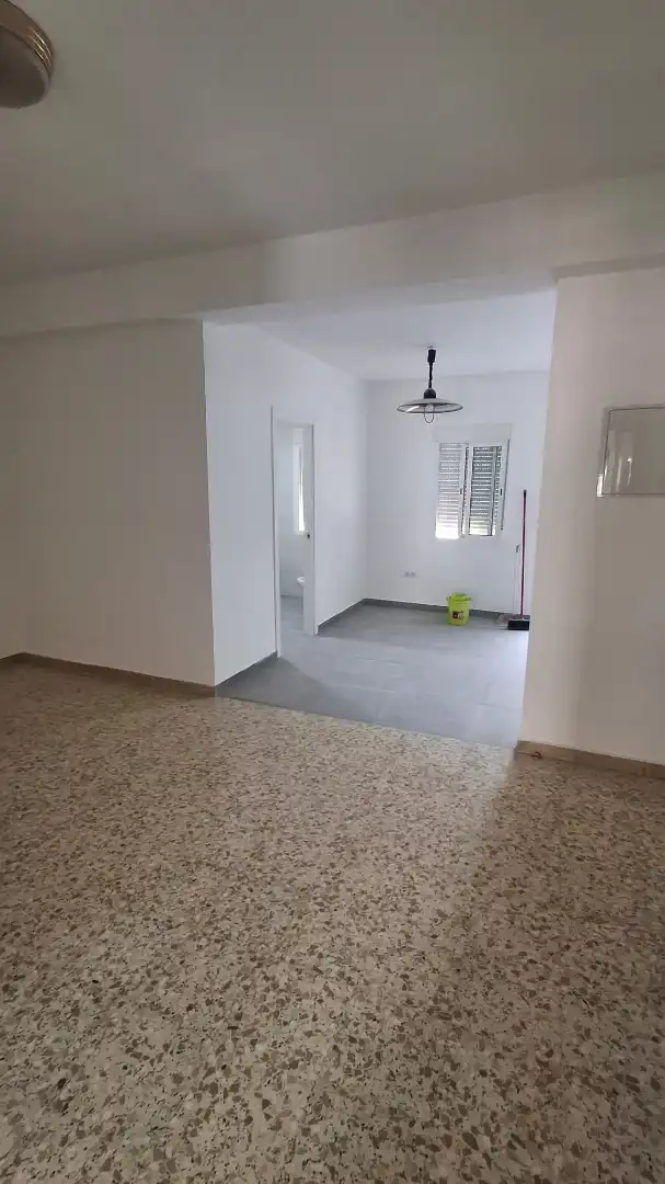 Piso en venta en Dos Hermanas con Balcón