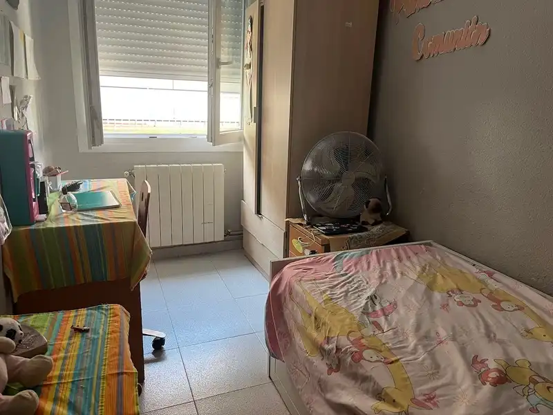 Habitación de Planta baja en venta en Madrid con Aire acondicionado, Calefacción y Jardín privado