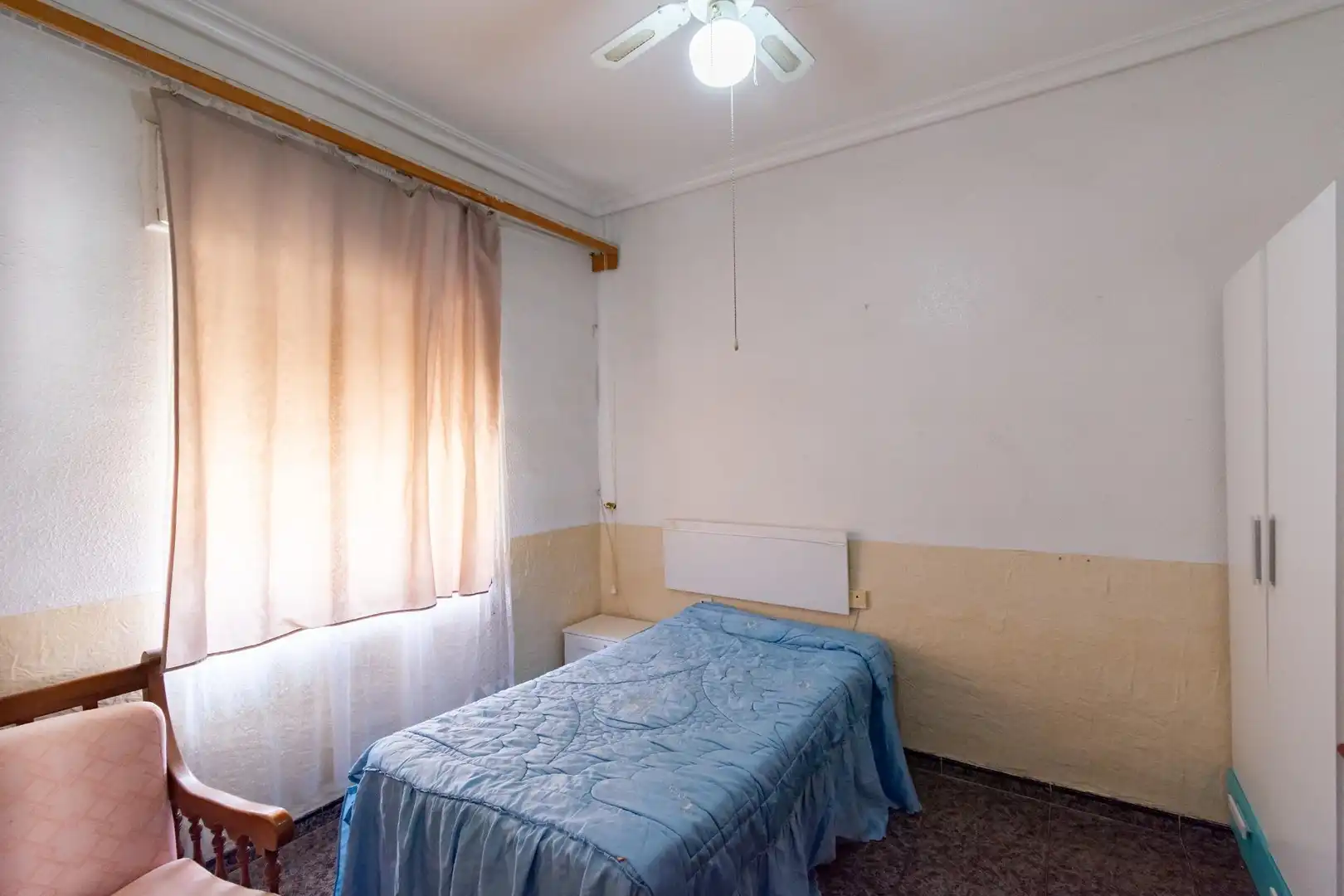 Dormitori de Casa o xalet en venda en Cartagena amb Aire condicionat i Moblat