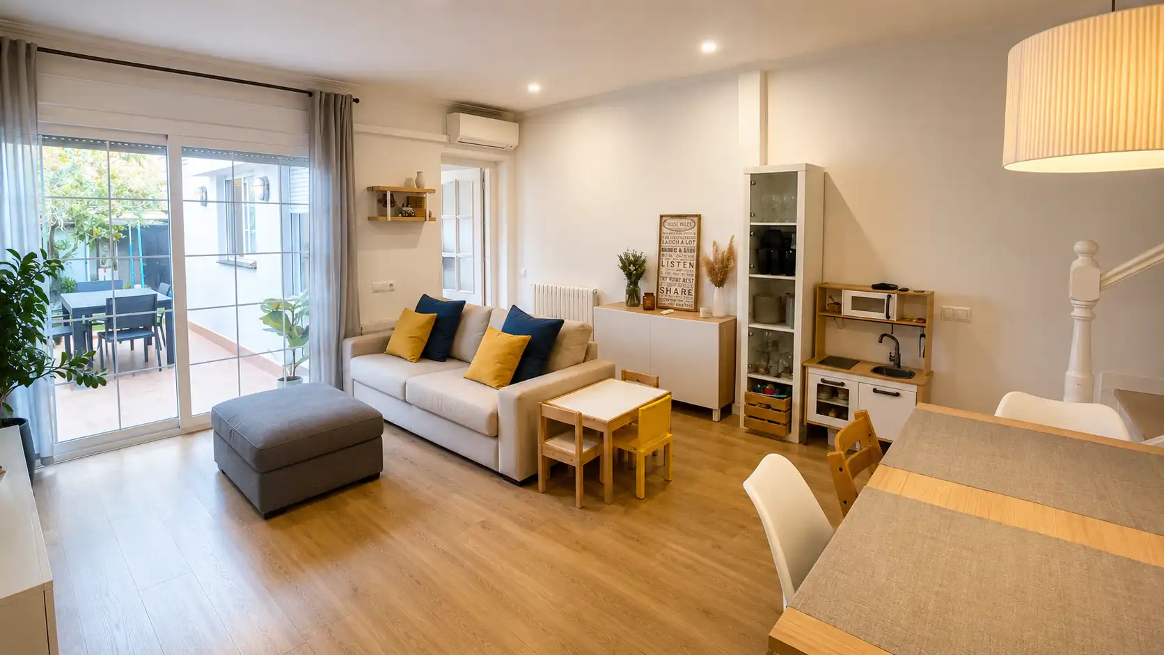 Living room of Houses for rent in Terrassa  with Air Conditioner, Heating and Private garden