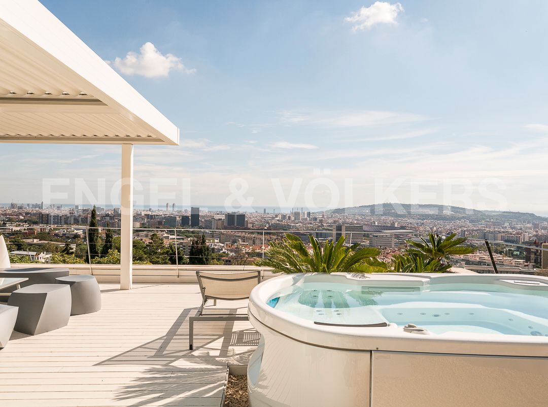 Terrace of House or chalet for sale in  Barcelona Capital  with Air Conditioner, Heating and Private garden