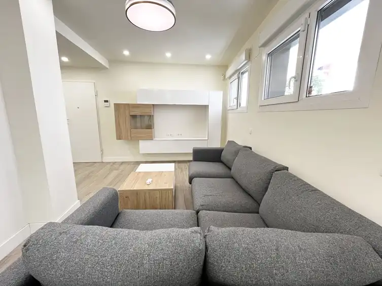 Sala d'estar de Pis de lloguer en Alcalá de Henares amb Aire condicionat, Calefacció i Jardí privat