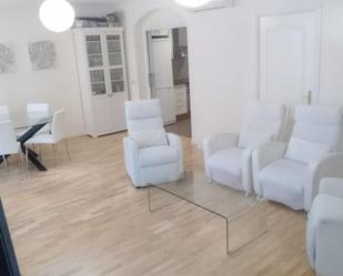 Sala d'estar de Pis de lloguer en Arroyomolinos (Madrid) amb Aire condicionat, Calefacció i Jardí privat