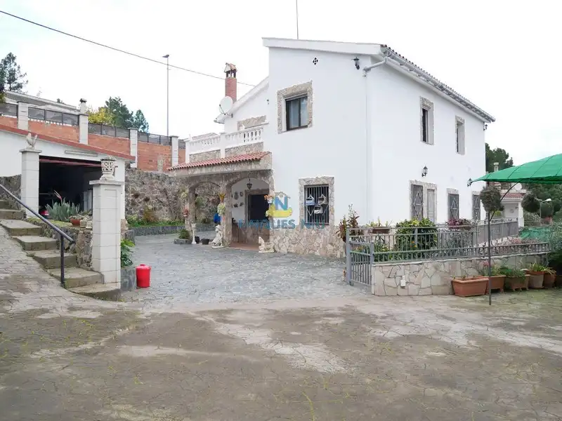 Xalet amb jardí en venda a Carrer Farigola 16, imagen 5