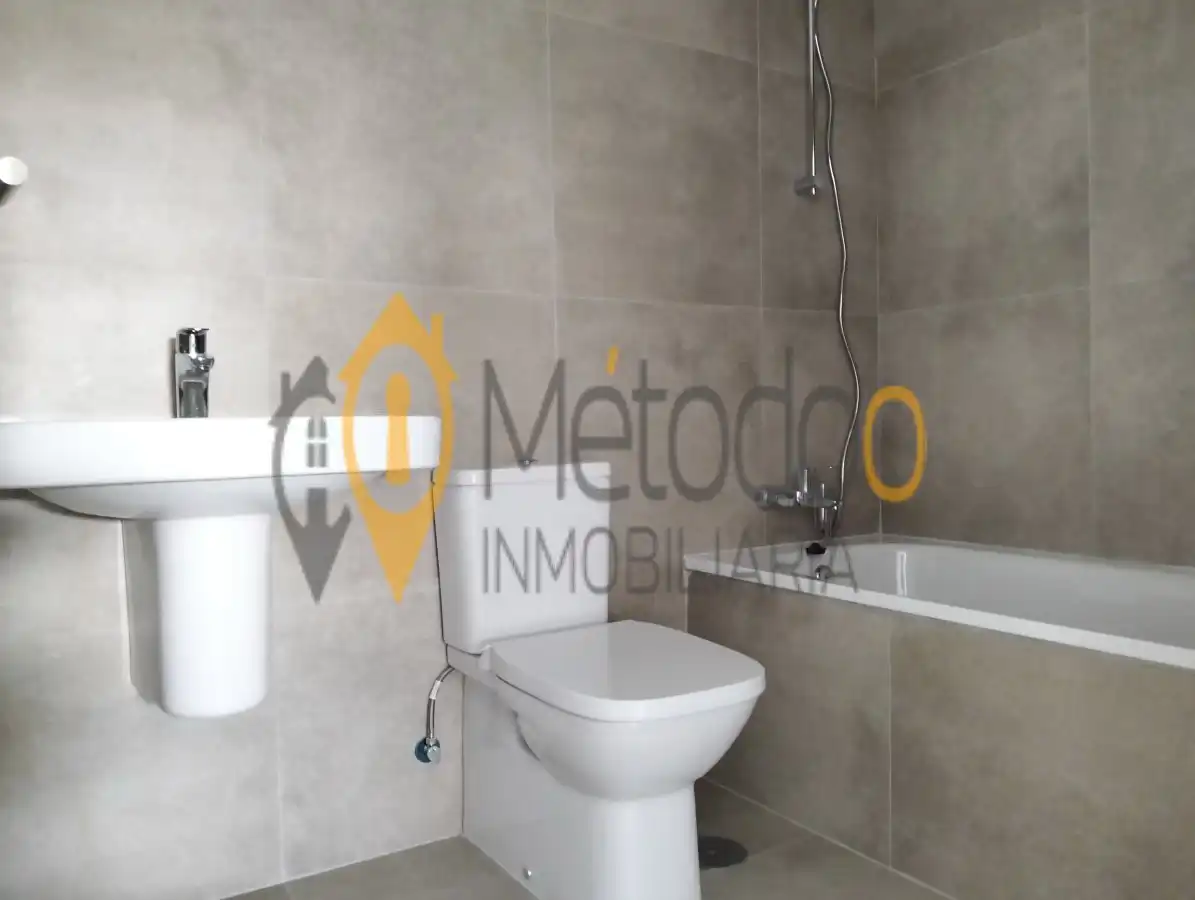 Baño de Piso de alquiler en Sevilla con Aire acondicionado, Calefacción y Parquet
