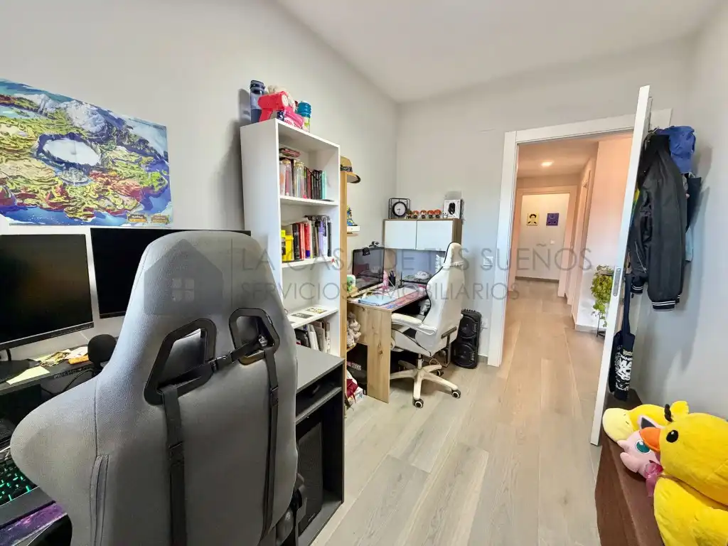 Piso en venta en Calle Azorin, El Mercado - Plaza de Toros