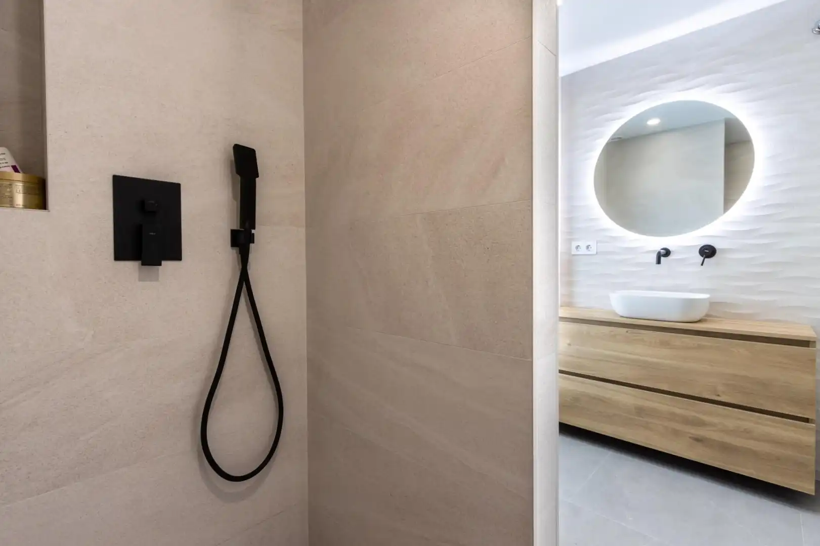 Bathroom of Houses for sale in Sant Quirze del Vallès  with Air Conditioner, Heating and Private garden