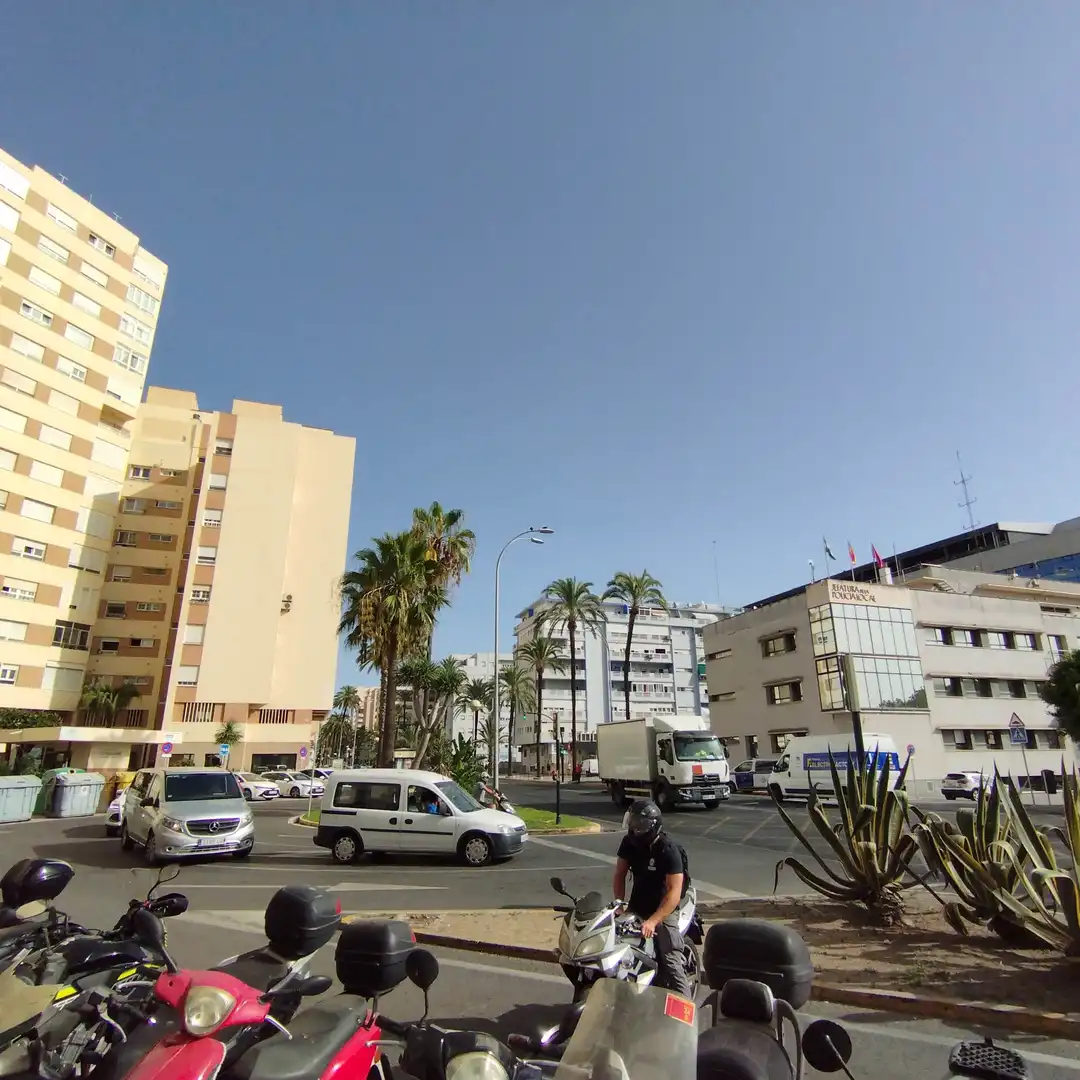 Vista exterior de Local de alquiler en Cádiz