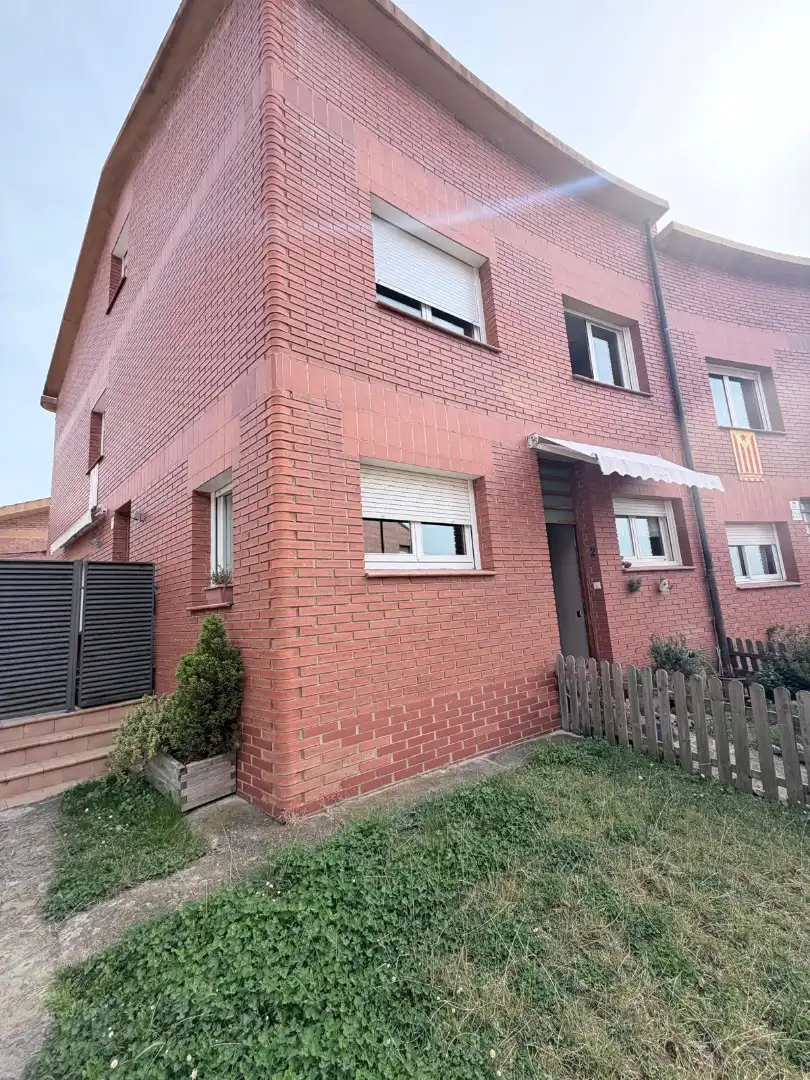 Einfamilien-Reihenhaus zum Verkauf in Carrer Roca de la Pila, Berga
