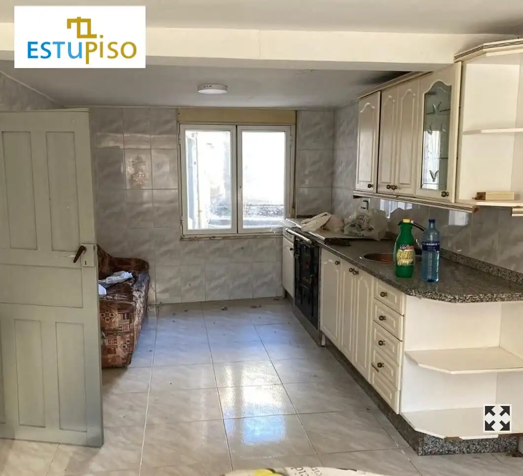Cocina de Casa o chalet en venta en Valdepolo con Calefacción y Jardín privado
