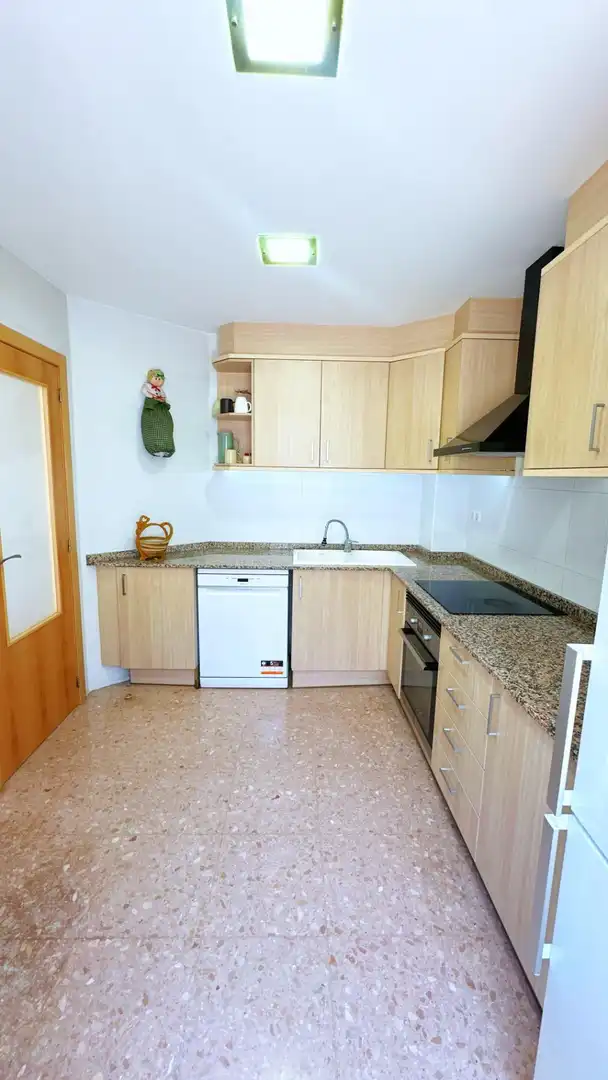 Cocina de Casa adosada en venta en Castelló de Rugat con Aire acondicionado, Calefacción y Jardín privado