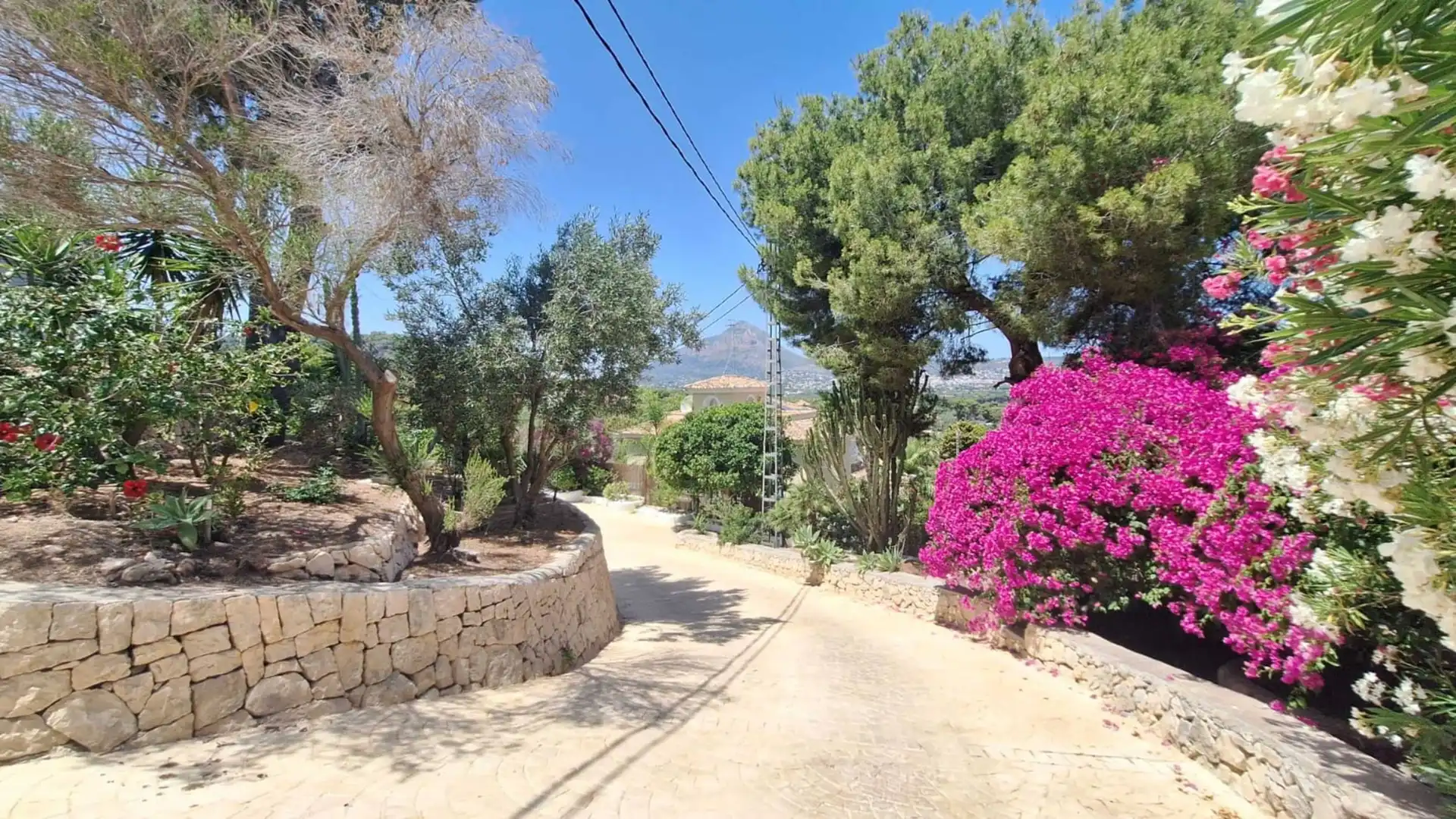 Vista exterior de Casa o xalet en venda en Jávea / Xàbia amb Aire condicionat, Calefacció i Jardí privat
