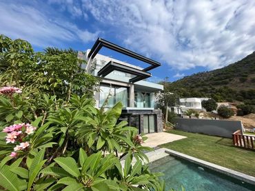 Casa con piscina en venta en Araucaria 31