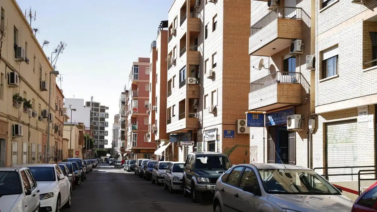 Außenansicht von Wohnung zum Verkauf in Almería mit Klimaanlage