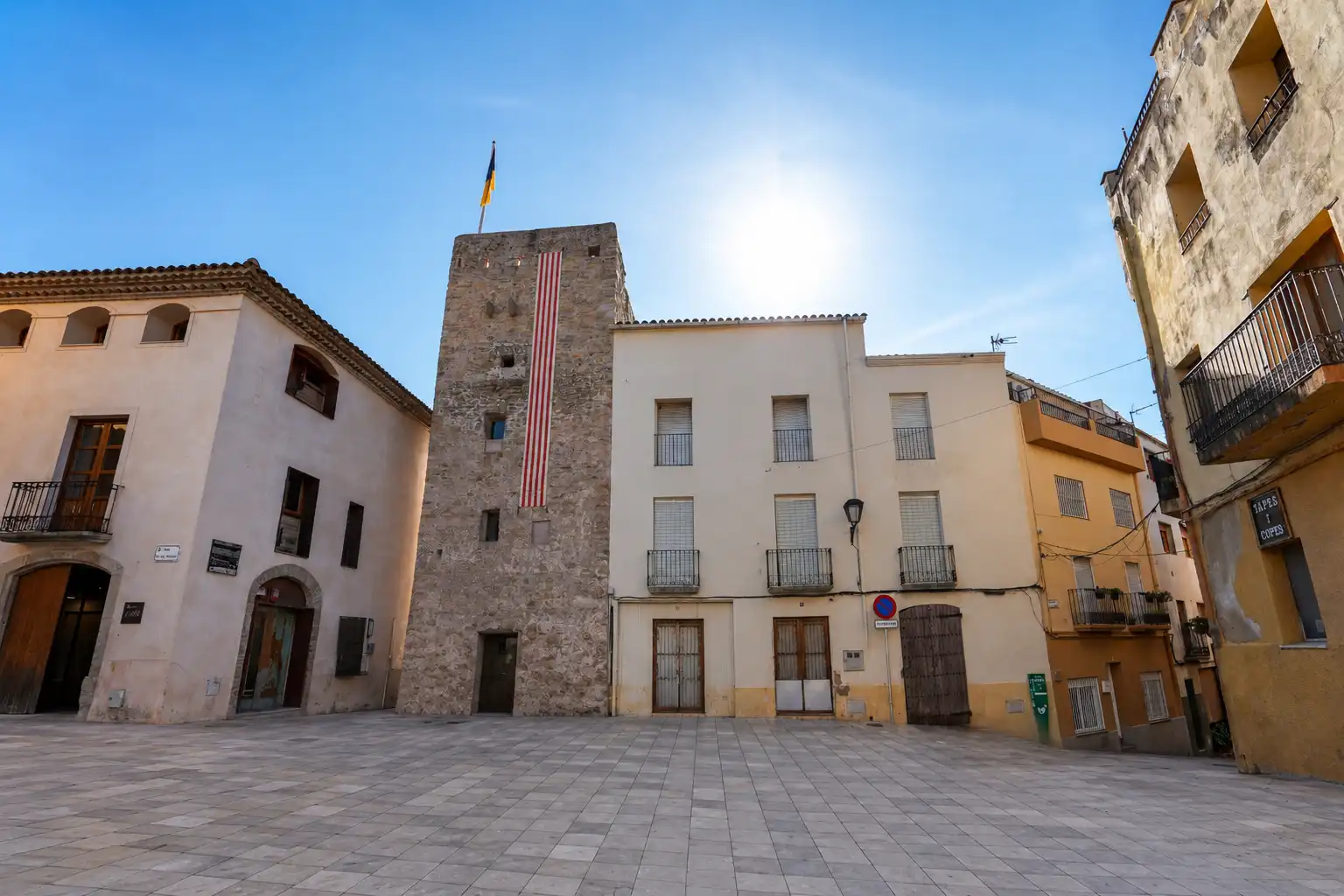 Vista exterior de Edificio en venta en Vandellòs i l'Hospitalet de l'Infant