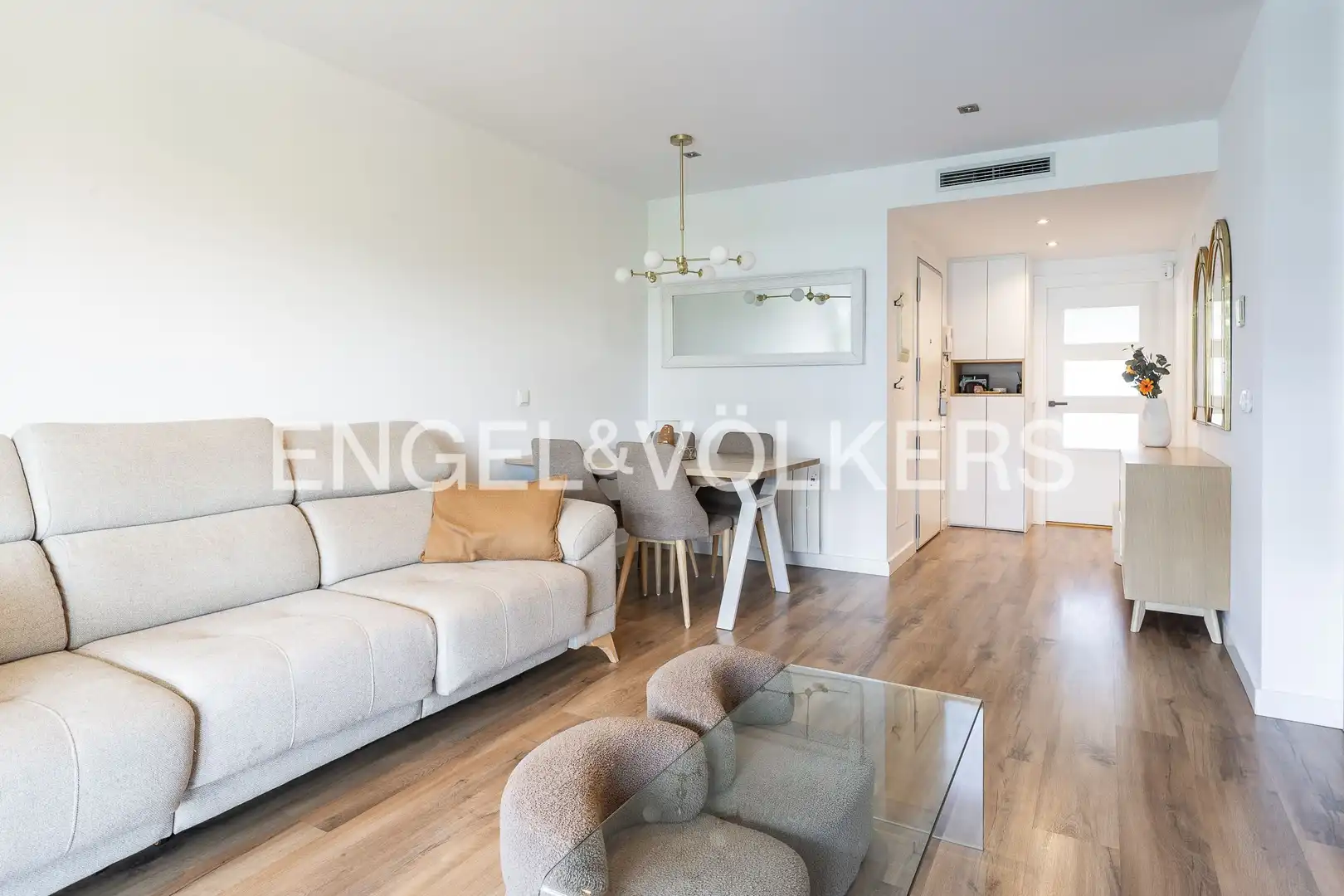 Living room of Flat for sale in Sant Adrià de Besòs  with Air Conditioner, Heating and Parquet flooring