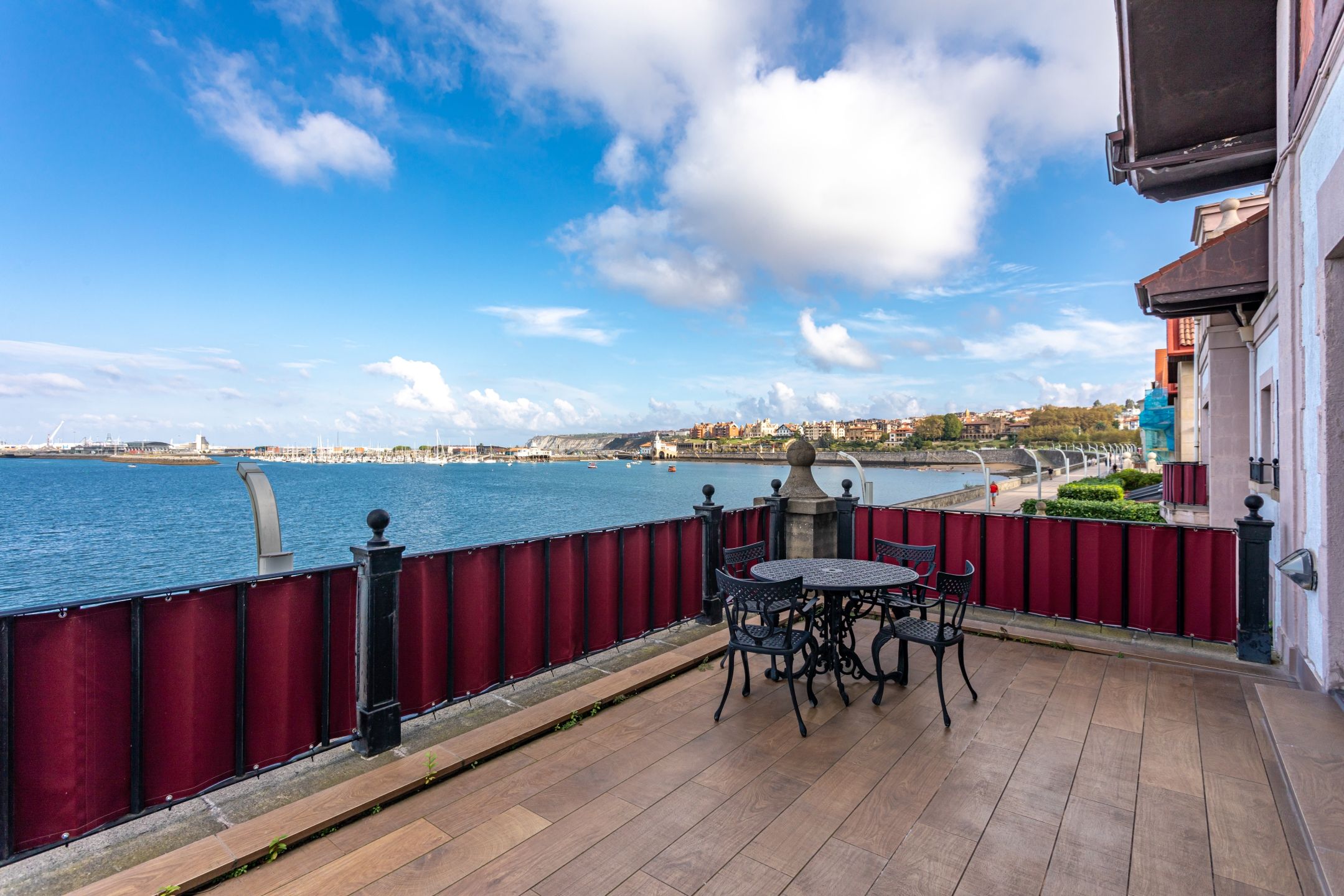 Terrassa de Casa adosada en venda en Getxo  amb Calefacció, Jardí privat i Terrassa