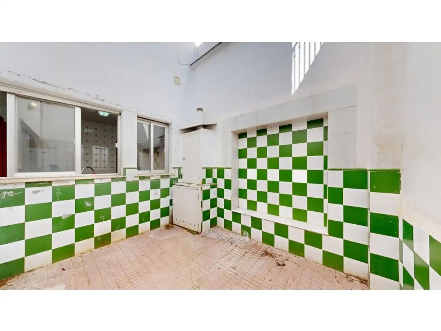 Cocina de Casa adosada en venta en Casinos con Jardín privado, Terraza y Trastero