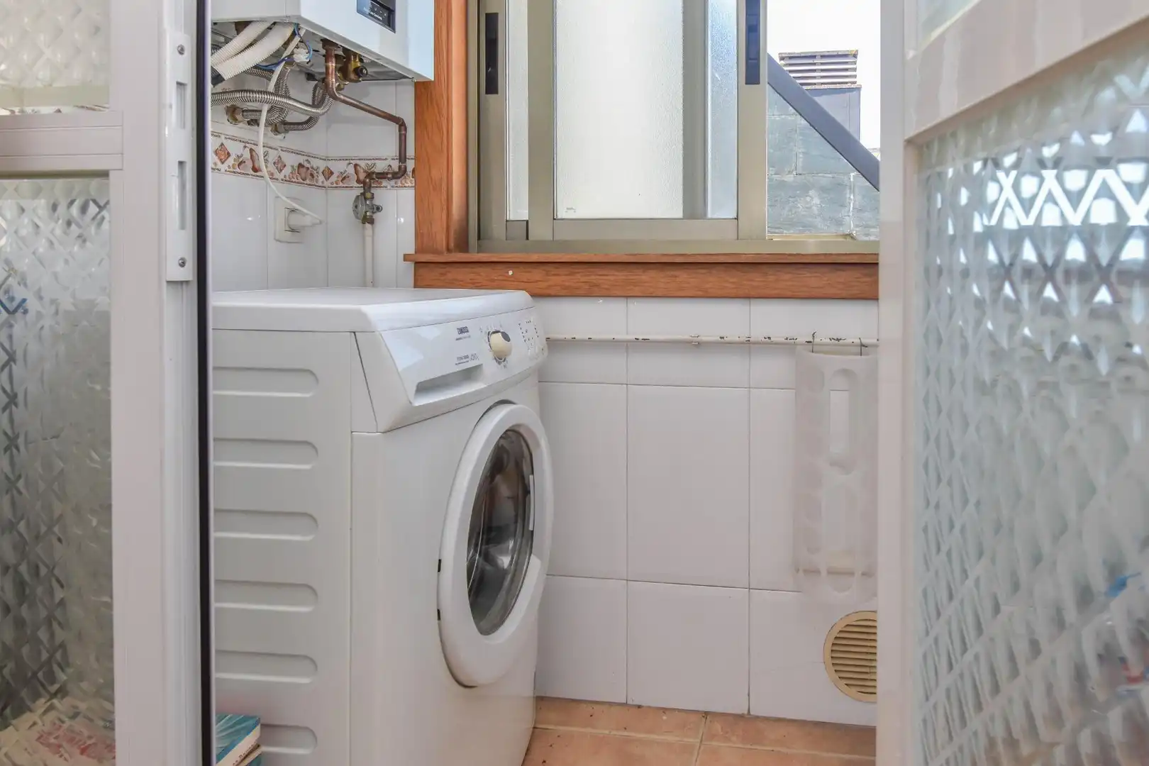 Bathroom of Flat for rent in Culleredo  with Heating, Storage room and Balcony