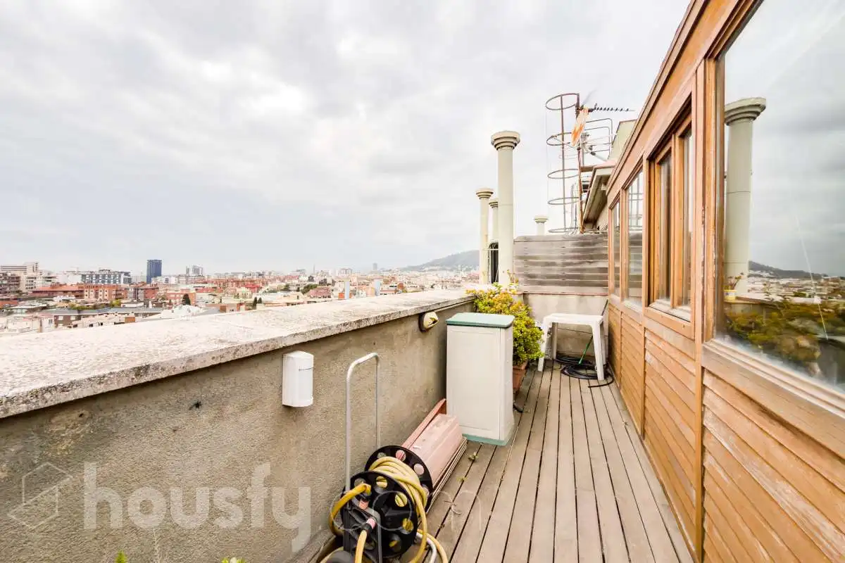 Terraza de Piso en venta en Barcelona con Aire acondicionado, Calefacción y Jardín privado