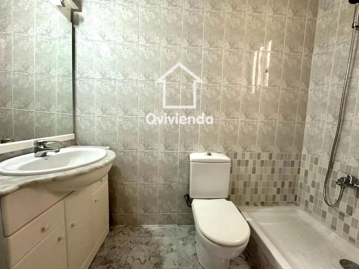 Baño de Ático en venta en Santa Coloma de Gramenet con Calefacción