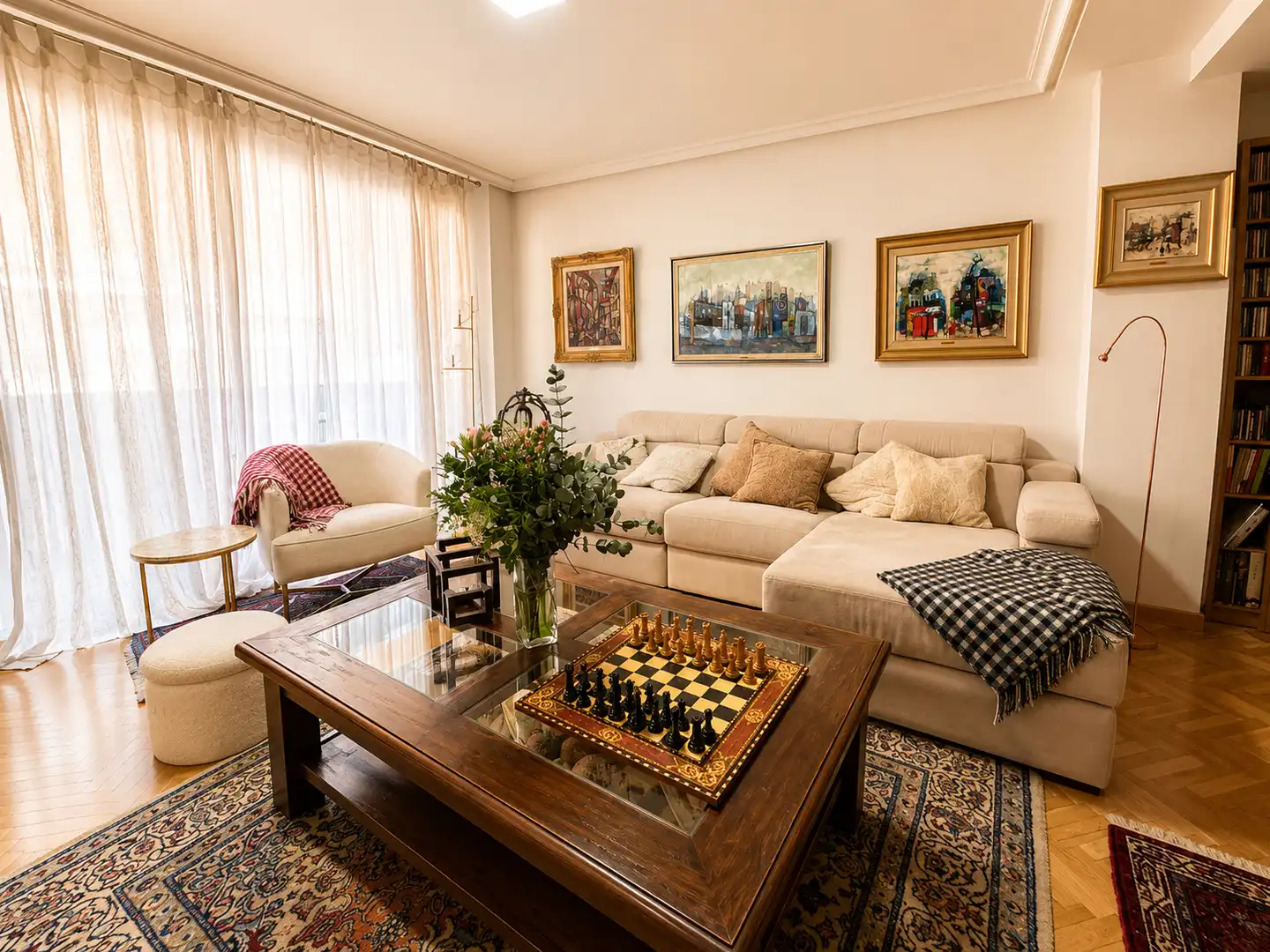 Sala de estar de Dúplex en venta en Torrelodones con Piscina comunitaria