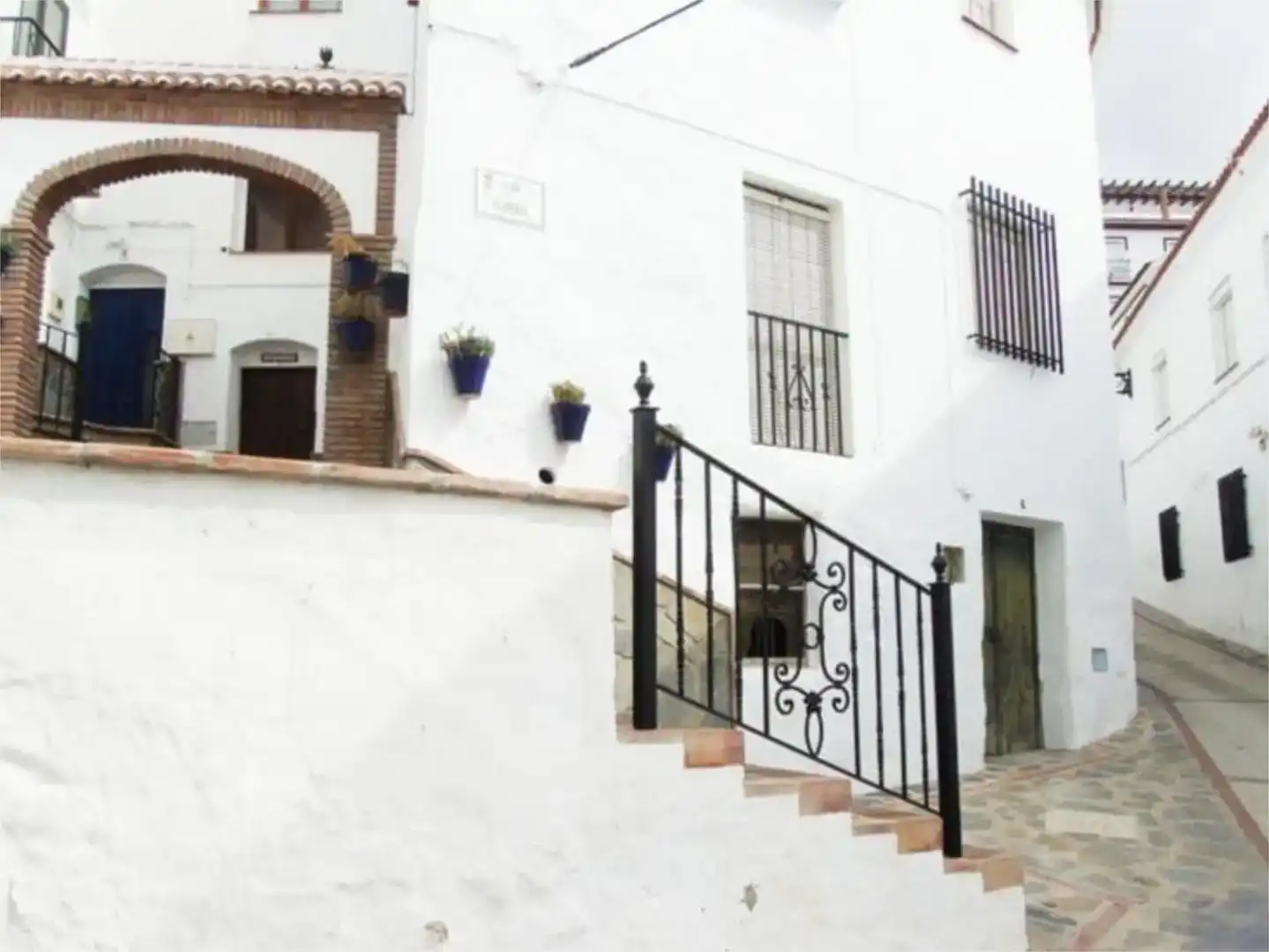 Vista exterior de Casa adosada en venda en Canillas de Albaida amb Aire condicionat, Traster i Balcó