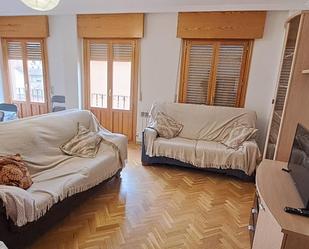 Sala d'estar de Dúplex de lloguer en Segovia Capital amb Calefacció i Balcó