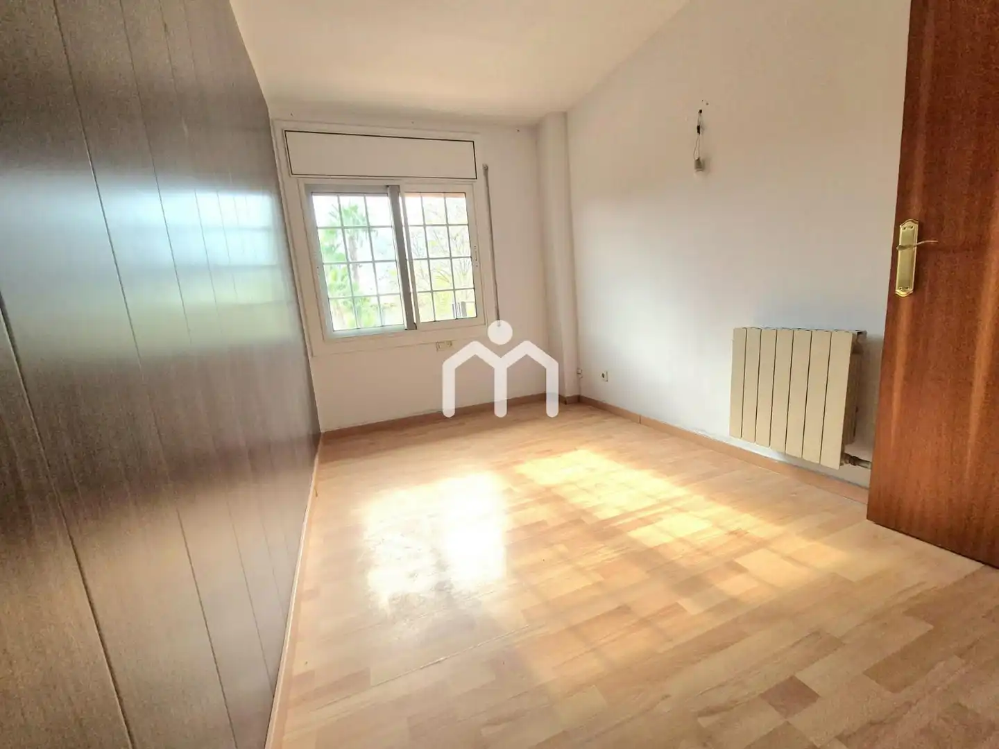Habitación de Casa adosada en venta en Premià de Dalt con Calefacción, Parquet y Terraza