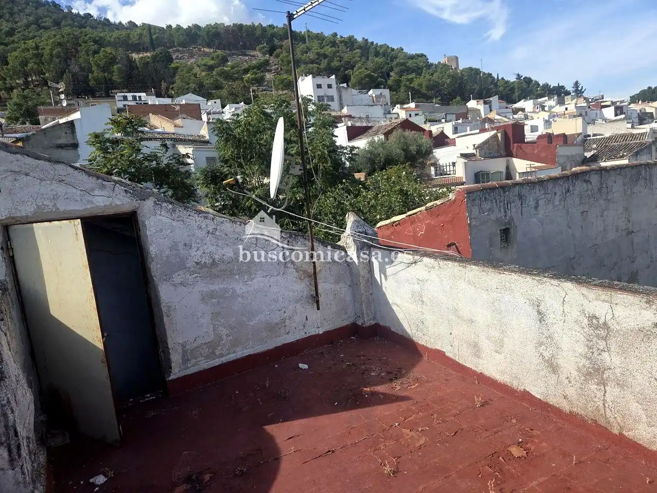 Vista exterior de Casa adosada en venda en Jaén amb Terrassa i Balcó