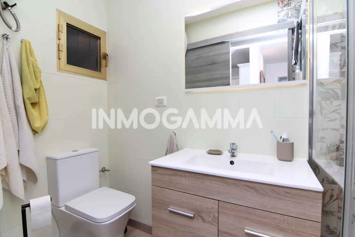 Baño de Piso en venta en Cullera con Aire acondicionado, Parquet y Balcón