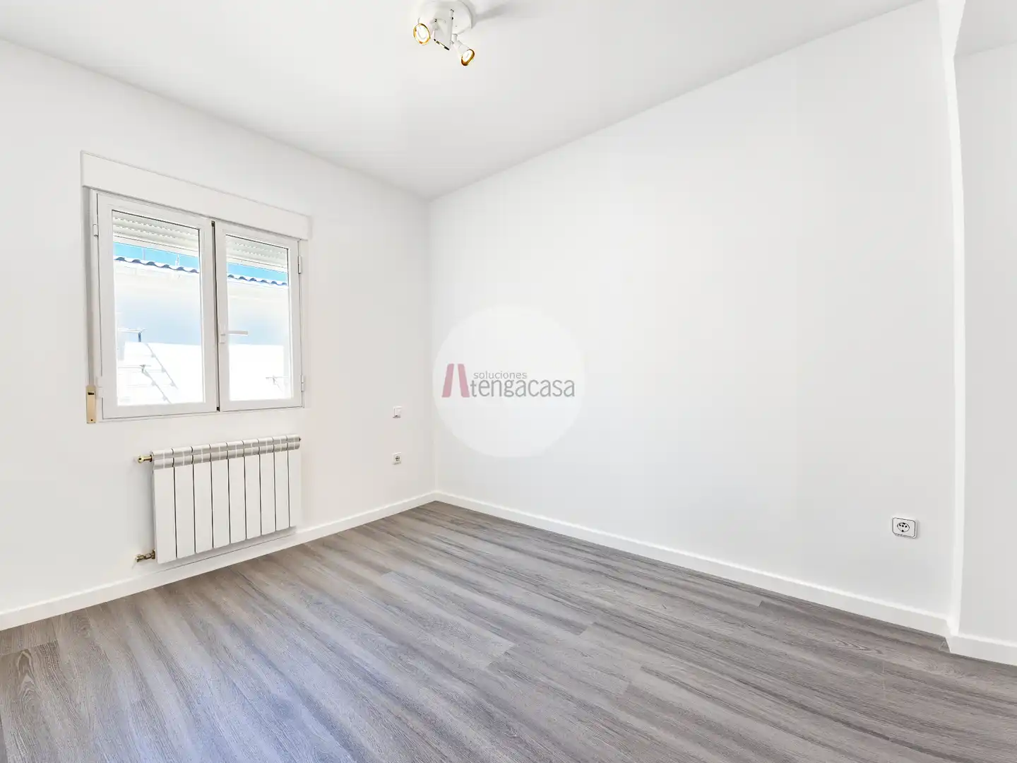 Bedroom of Flat for rent in Madrid  with Heating, Terrace and Washing machine