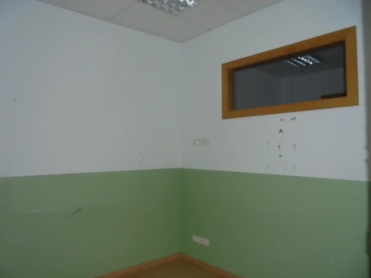 Commercial properties for rent in Calle Cabrales, 140, Ceares