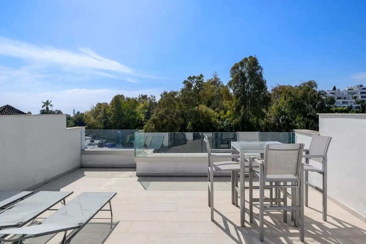 Terrassa de Casa o xalet en venda en Marbella amb Terrassa, Alarma i Piscina comunitària