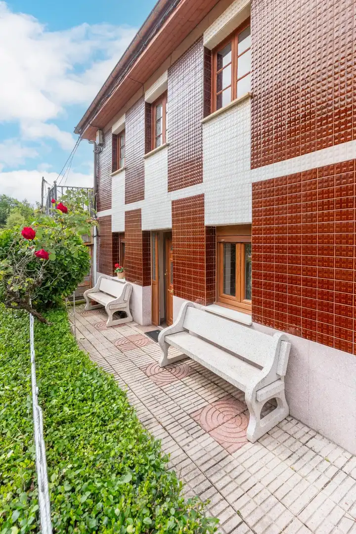 Terrassa de Casa o xalet en venda en Lena amb Calefacció, Terrassa i Traster