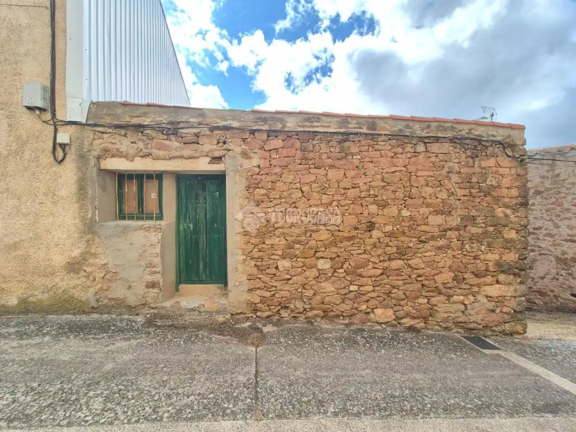 Vista exterior de Finca rústica en venda en Anguita amb Jardí privat