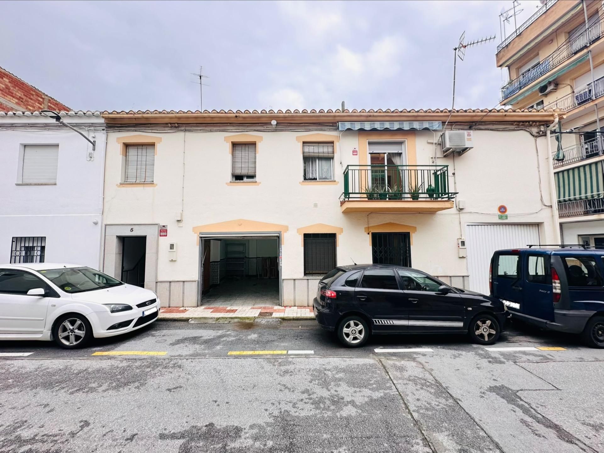 Vista exterior de Casa o xalet en venda en Maracena amb Terrassa i Traster