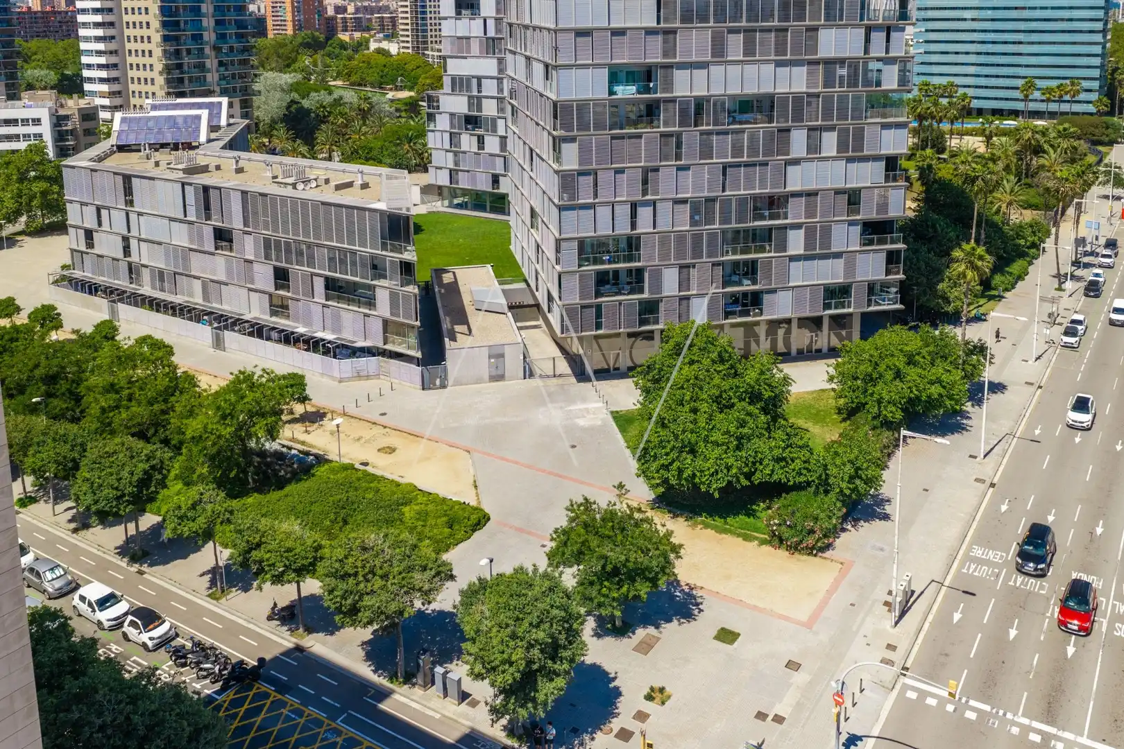 Außenansicht von Wohnung zum Verkauf in Barcelona mit Klimaanlage, Heizung und Terrasse